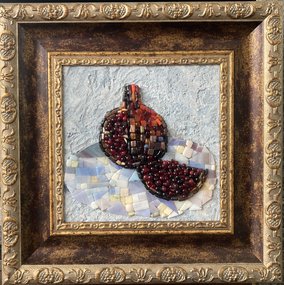 Гранат с кусочком (2024, мозаика, 34x34, арт. 30к1) - 17 000 ₽