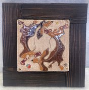 Плакетка "Таксы" (2024, керамика, 30x30, арт. 34п31) - 6 000 ₽