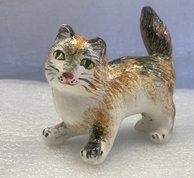 котенок пегий хвостик (2025, фарфор, 8x9, арт. 5п10) - 1 200 ₽