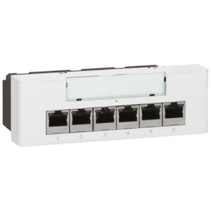 LEGRAND 077901 Коммутатор Ethernet 10/100 base T, встраиваемый, 10/100 BASE T, 6+1RJ 45, PоE, 6 модулей, белый, Mosaic