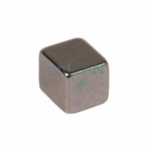 REXANT 72-3205 Неодимовый магнит куб 5х5х5мм сцепление 0,95 кг (упаковка 16 шт)